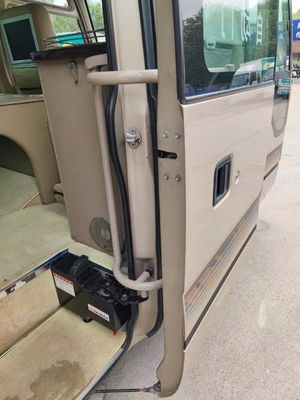 23席使用 窓シーリング付きバス マニュアルトランスミッション