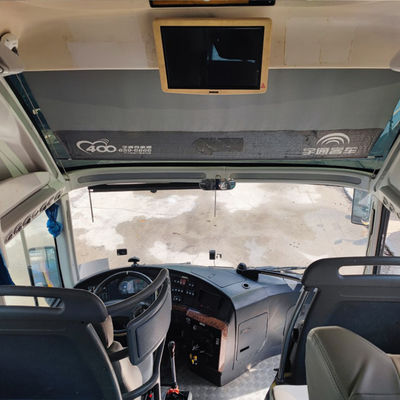 2013年1月に生産された49席のバス