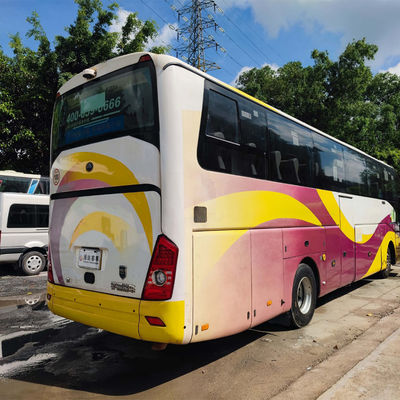 2013年1月に生産された49席のバス