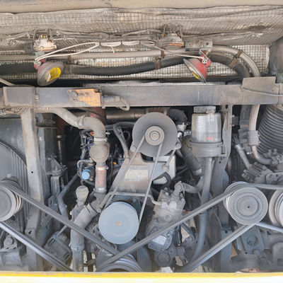 2013年1月に製造された、最大出力247kW、最高速度100km/hの49人乗り中古観光バス