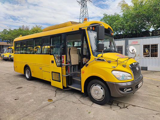 2014年8月に生産されたYutong 41席の中古スクールバスのディーゼル燃料