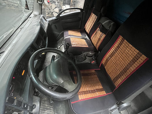 イスズー 中古 手動トランスミッション トラック 4X2 駆動 6 タイヤ