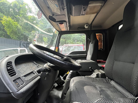 日本ISUZU LHD 中古貨物トラック マニュアル 中古貨物バン 4x2ドライブ