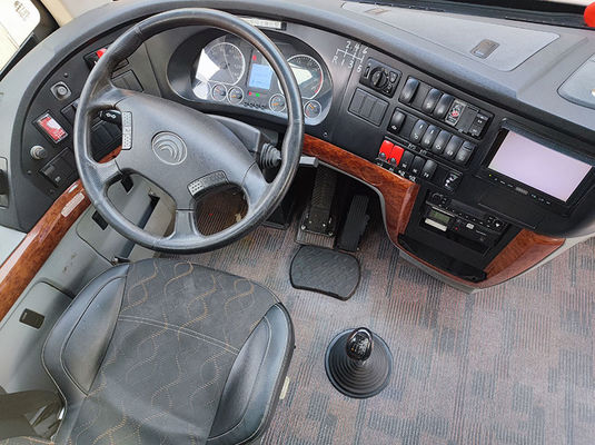 中古の高級ピンクバス Euro 5 LHD ディーゼルシャトルバス販売