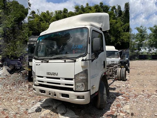 イスズウ 中古トラック 600p ELF 4X2 中古軽トラック 175hp ディーゼルエンジン 貨物トラック トラック