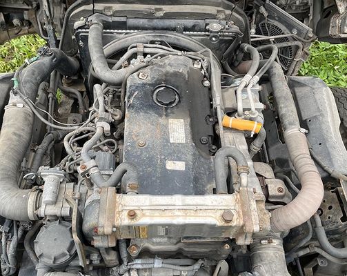 中古トラック Isuzu ELF 600p 貨物トラック 4KH1 ディーゼルエンジン 白い車体