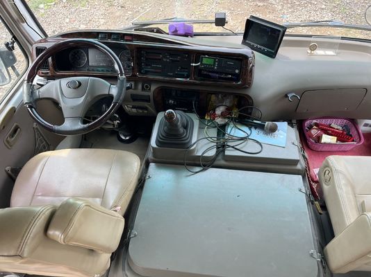 18人座のディーゼル式中古バス 180000マイルと1ドアゴールデンドラゴン