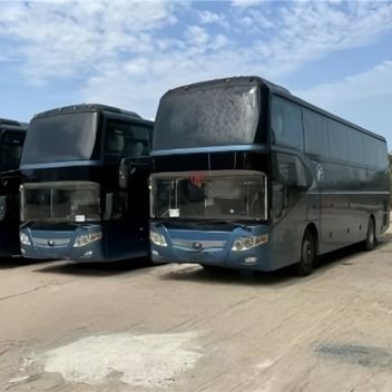 中古 57～59人乗り 1.5階建てバス、LHDステアリング位置